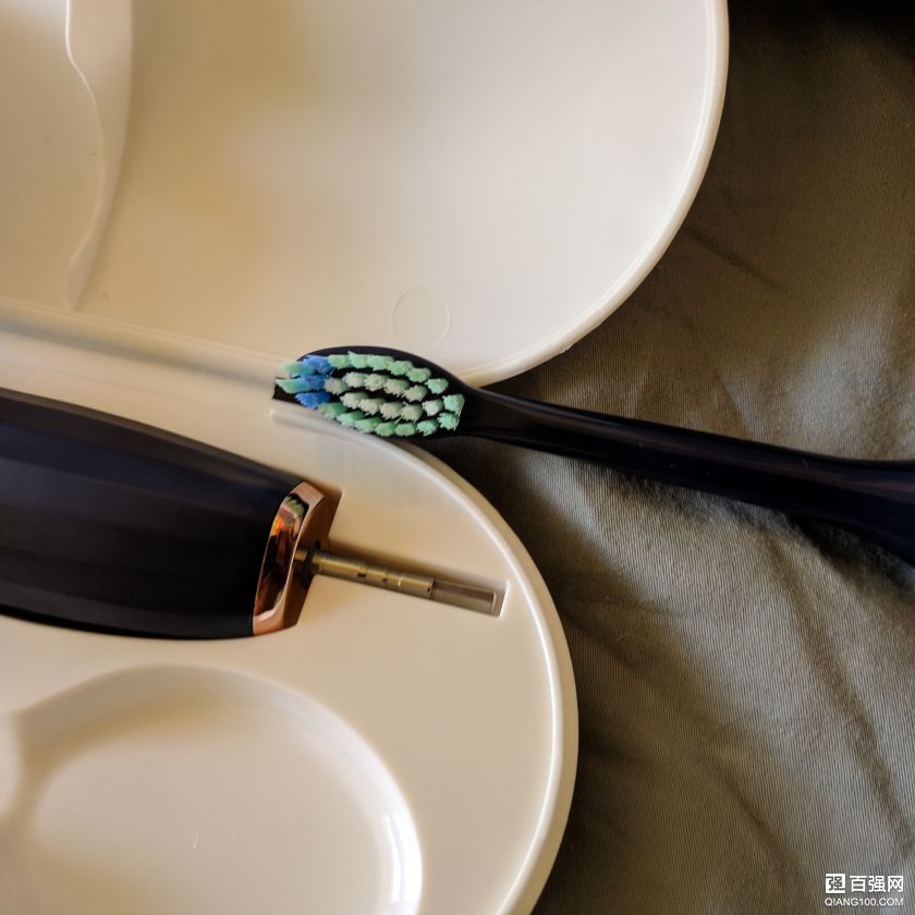 不专业但很用心的人生第一次开箱评测:可做洁面仪的电动牙刷 不专业但很用心的人生第一次开箱评测:可做洁面仪的电动牙刷