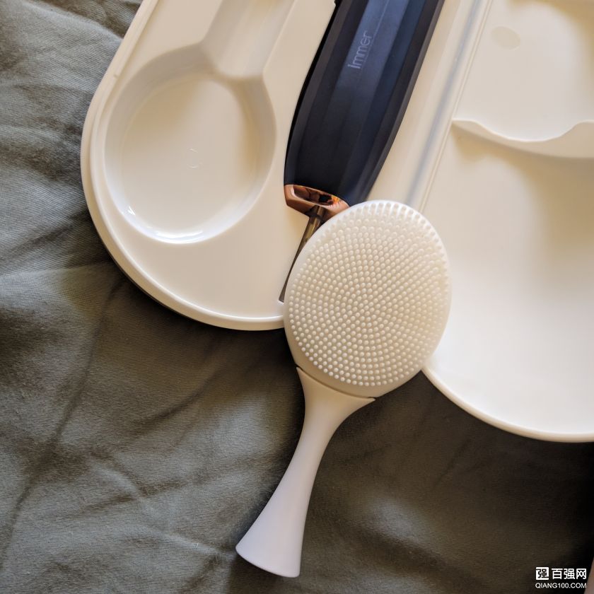 不专业但很用心的人生第一次开箱评测:可做洁面仪的电动牙刷 不专业但很用心的人生第一次开箱评测:可做洁面仪的电动牙刷