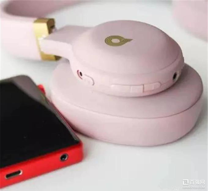 JBL E55BT Quincy版耳机 掳获发烧友的心 JBL E55BT Quincy版耳机 掳获发烧友的心