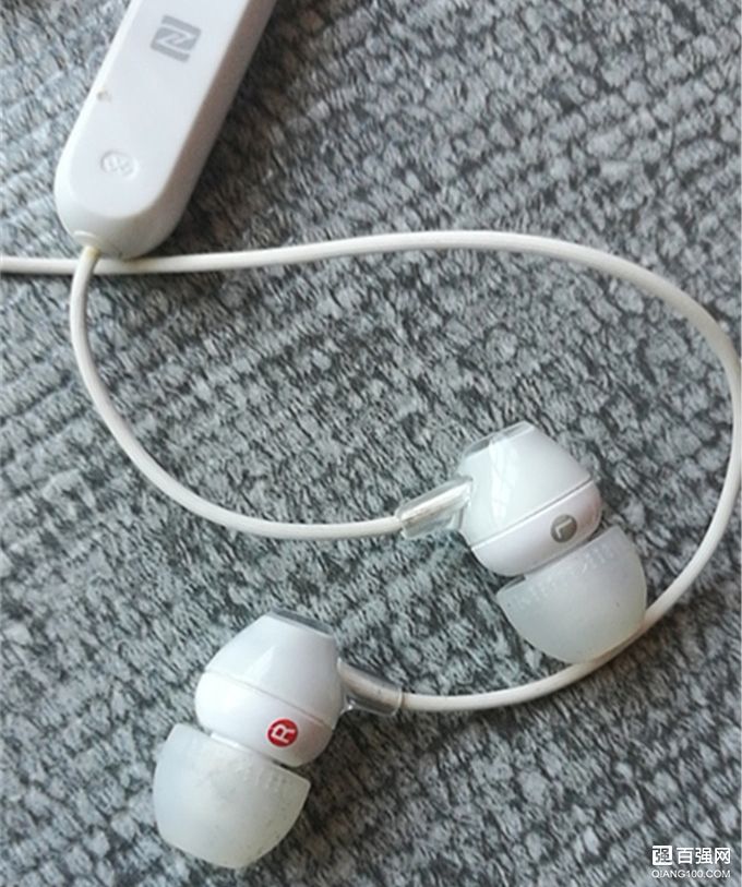 索尼WI-C300耳机索尼大法中性价比较高的蓝牙耳机 索尼WI-C300耳机索尼大法中性价比较高的蓝牙耳机