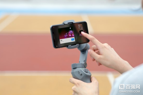 699元!大疆发布灵眸Osmo手机云台3:快速折叠设计 699元!大疆发布灵眸Osmo手机云台3:快速折叠设计