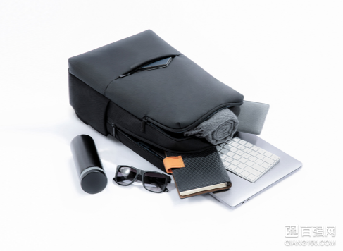 小米上架经典商务双肩包2:售价99元、双仓收纳 小米上架经典商务双肩包2:售价99元、双仓收纳