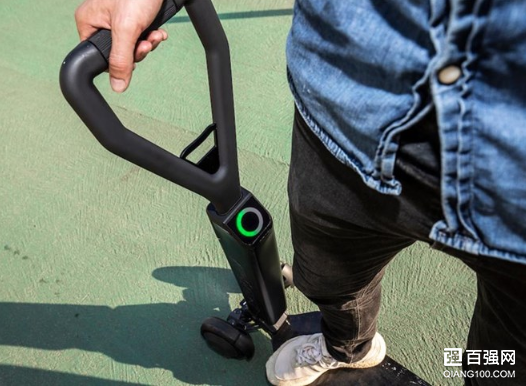 奥迪推出E-Tron电动滑板车,支持蓝牙连接 奥迪推出E-Tron电动滑板车,支持蓝牙连接