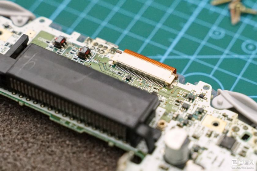 猫宅玩游戏有情怀有颜值,GBA更换缩小帽外壳 猫宅玩游戏有情怀有颜值,GBA更换缩小帽外壳