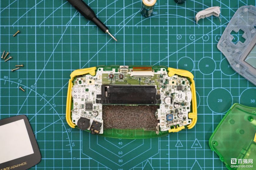 猫宅玩游戏有情怀有颜值,GBA更换缩小帽外壳 猫宅玩游戏有情怀有颜值,GBA更换缩小帽外壳