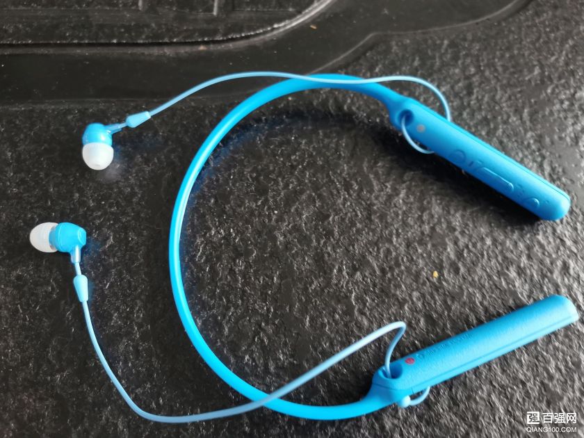 索尼 WI-C400蓝牙耳机 轻便实用的耳机 索尼 WI-C400蓝牙耳机 轻便实用的耳机