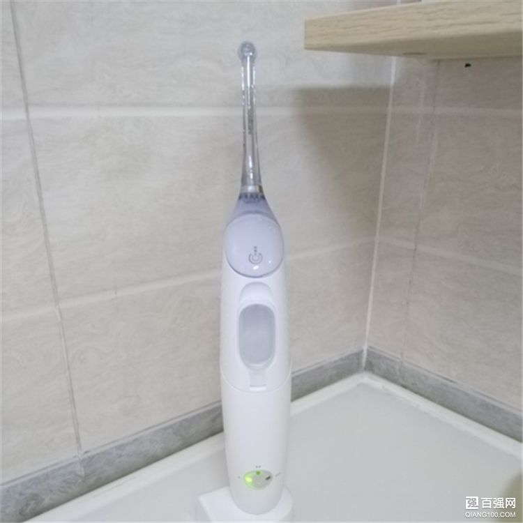 飞利浦HX8331冲牙器,从此绽放自信笑容 飞利浦HX8331冲牙器,从此绽放自信笑容