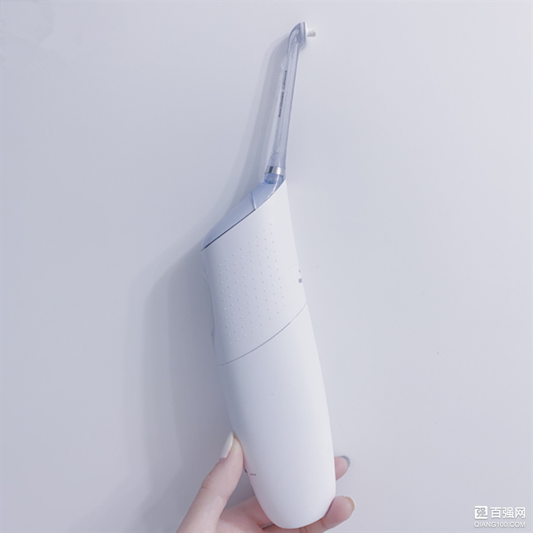 飞利浦HX8331冲牙器,从此绽放自信笑容 飞利浦HX8331冲牙器,从此绽放自信笑容