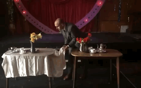 这才是换桌布的最佳姿势