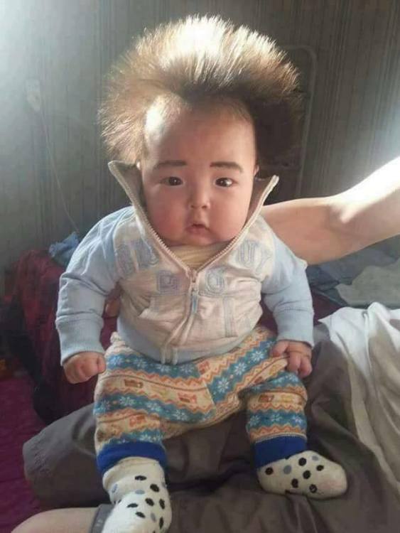 孩子睡个觉，起来就这样了...