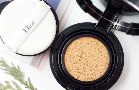 兰蔻、迪奥、香奈儿、YSL和阿玛尼的气垫BB有何不同?哪个好用? 兰蔻、迪奥、香奈儿、YSL和阿玛尼的气垫BB有何不同?哪个好用?