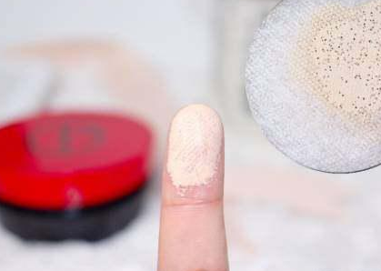 兰蔻、迪奥、香奈儿、YSL和阿玛尼的气垫BB有何不同?哪个好用? 兰蔻、迪奥、香奈儿、YSL和阿玛尼的气垫BB有何不同?哪个好用?