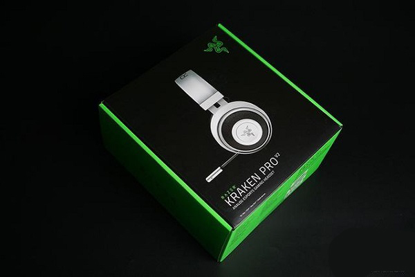大吉大利，吃鸡利器-雷蛇北海巨妖专业版V2游戏耳机！