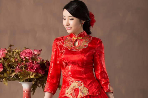 旗袍这样选,告白尴尬迎宾风 旗袍这样选,告白尴尬迎宾风