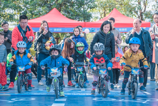 如何选购儿童平衡车以及儿童在玩平衡车的时候应该注意些什么 如何选购儿童平衡车以及儿童在玩平衡车的时候应该注意些什么