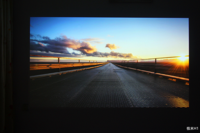 极米H1S/H1投影画面对比,哪个看的更爽呢? 极米H1S/H1投影画面对比,哪个看的更爽呢?
