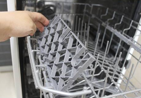 海尔 EW9718 9套洗碗机 360°环绕冲刷深度解析 海尔 EW9718 9套洗碗机 360°环绕冲刷深度解析