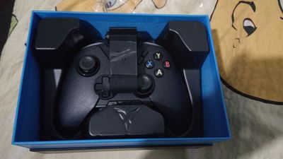 飞智八爪鱼游戏手柄怎么样？
