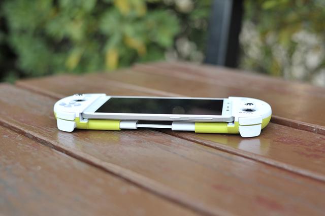 飞智Wee游戏手柄开黑好不好用?操作流畅么? 飞智Wee游戏手柄开黑好不好用?操作流畅么?