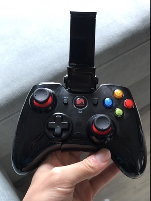 新游游戏手柄玩吃鸡卡顿么?性价比如何? 新游游戏手柄玩吃鸡卡顿么?性价比如何?