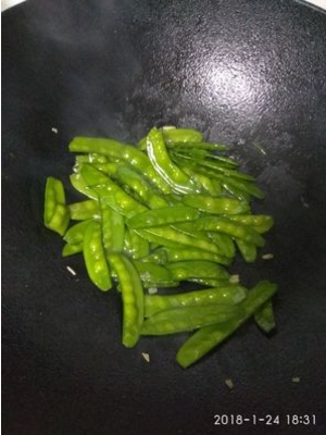 铁工房炒锅有哪些卖点？粘锅吗？
