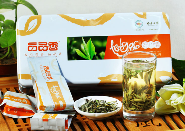 “品品香”和“绿雪芽”白茶牌子怎样？价格贵吗？性价比高吗？