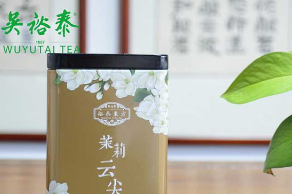 “吴裕泰”和“碧潭飘雪”茉莉花茶哪个好?性价比呢? “吴裕泰”和“碧潭飘雪”茉莉花茶哪个好?性价比呢?
