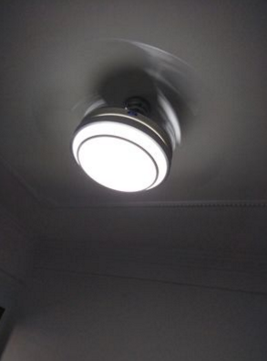 领王吊扇灯怎么样？领王吊扇灯是杂牌的吗?