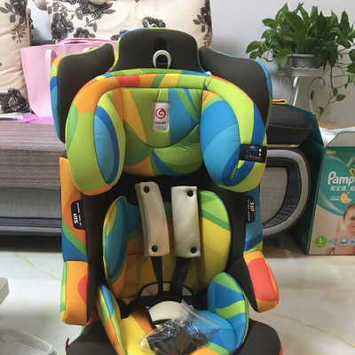 感恩阿瑞斯安全座椅值得入么？安装方便么？