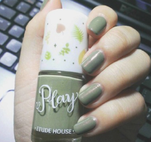 冬季适合的指甲油颜色?适合冬天涂的指甲油有哪些? 冬季适合的指甲油颜色?适合冬天涂的指甲油有哪些?