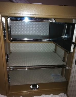 永发保险柜家用小型空间够用吗？操作复杂吗？