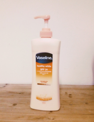 凡士林身体乳哪款最好?凡士林身体乳粉色瓶子的怎么样? 凡士林身体乳哪款最好?凡士林身体乳粉色瓶子的怎么样?