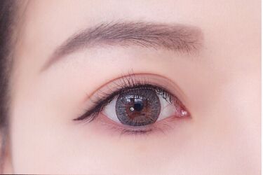 手残党入门的眼妆怎么画?求推荐。 手残党入门的眼妆怎么画?求推荐。