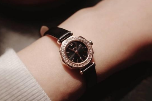 LLOYD女士手表怎么样?LLOYD手表属于档次? LLOYD女士手表怎么样?LLOYD手表属于档次?