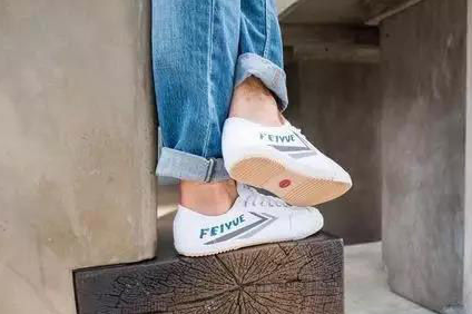 复古小白鞋有哪些?飞跃和回力小白鞋怎么样? 复古小白鞋有哪些?飞跃和回力小白鞋怎么样?