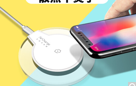 NANFU 南孚和ANKER 安克无线充电器怎么样？有什么优缺点？