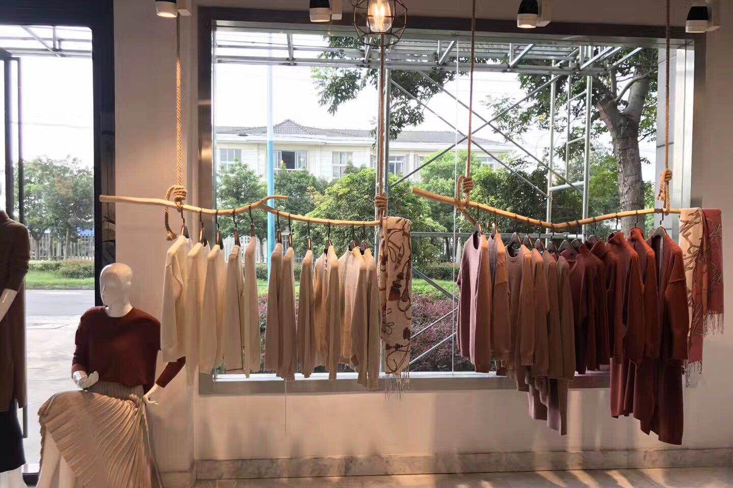 羊绒好还是貂绒好这个问题听羊绒衫大王洪陵专业的讲一次