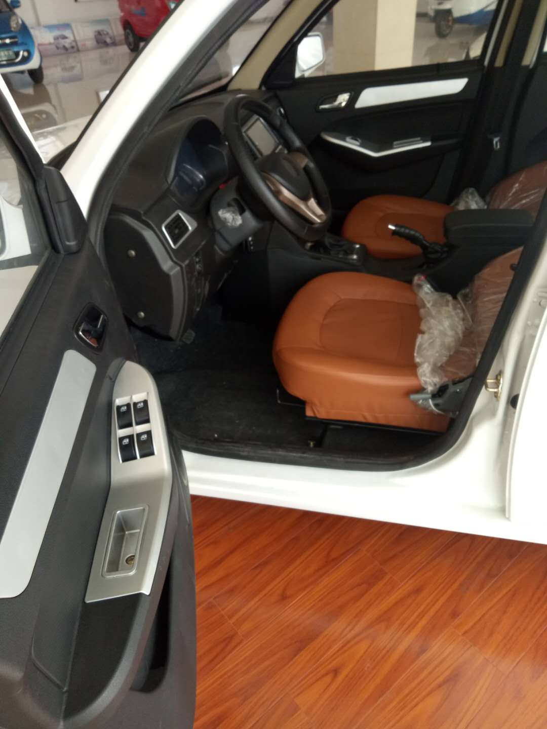 帝隆DL M3S电动四轮车巡逻车消防代步车