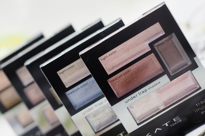 kate眼影试色？kate眼影好用吗？