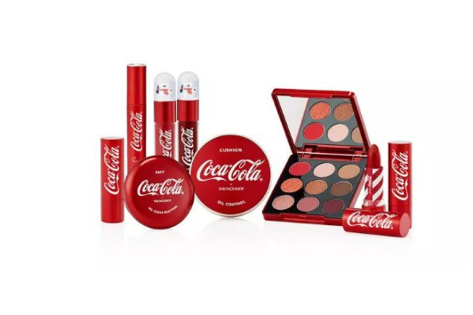 可口可乐彩妆怎样?可口可乐跨界推出彩妆好吗? 可口可乐彩妆怎样?可口可乐跨界推出彩妆好吗?