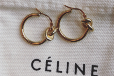 什么牌子的耳环好看?Celine 经典款小结耳环会掉色吗? 什么牌子的耳环好看?Celine 经典款小结耳环会掉色吗?
