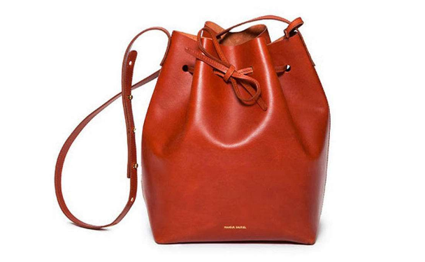 手工牛皮水桶包图纸?Mansur Gavriel红色牛皮水桶包大吗？