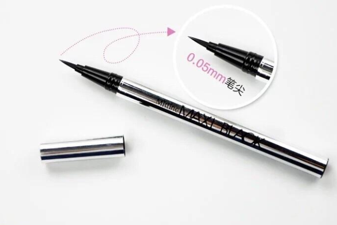 mistine眼线笔红管还是银管好用? mistine眼线笔红管还是银管好用?