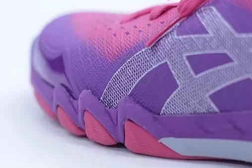 亚瑟士羽毛球鞋怎么样?亚瑟士刀锋羽毛球鞋评价? 亚瑟士羽毛球鞋怎么样?亚瑟士刀锋羽毛球鞋评价?