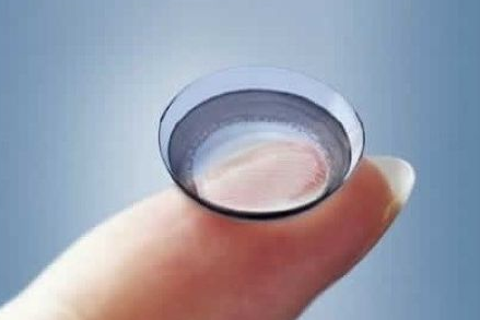 隐形眼镜品牌推荐？买日抛还是年抛？