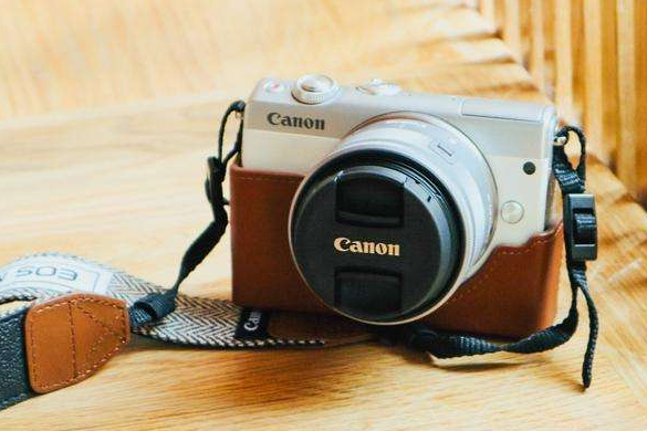 佳能相机哪款适合女生?佳能M100相机适合自拍吗? 佳能相机哪款适合女生?佳能M100相机适合自拍吗?