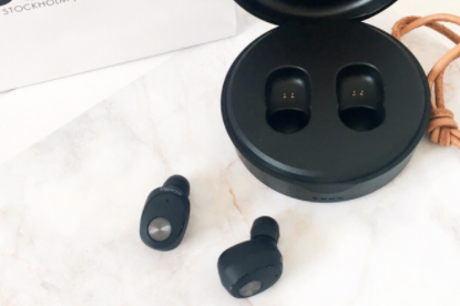 sudio蓝牙耳机怎么样？两只耳机可以分开用吗？