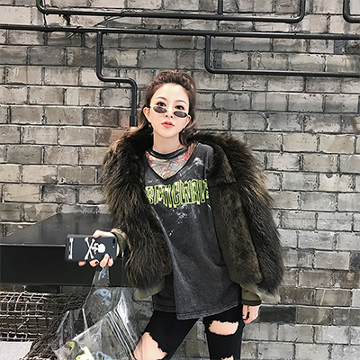 M家皮草(ManMona)这匹黑马,正在皮草界雄起,不容忽视! M家皮草(ManMona)这匹黑马,正在皮草界雄起,不容忽视!