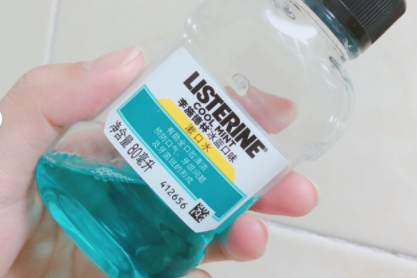 李施德林·冰蓝口味漱口水味道怎么样?好用嘛? 李施德林·冰蓝口味漱口水味道怎么样?好用嘛?