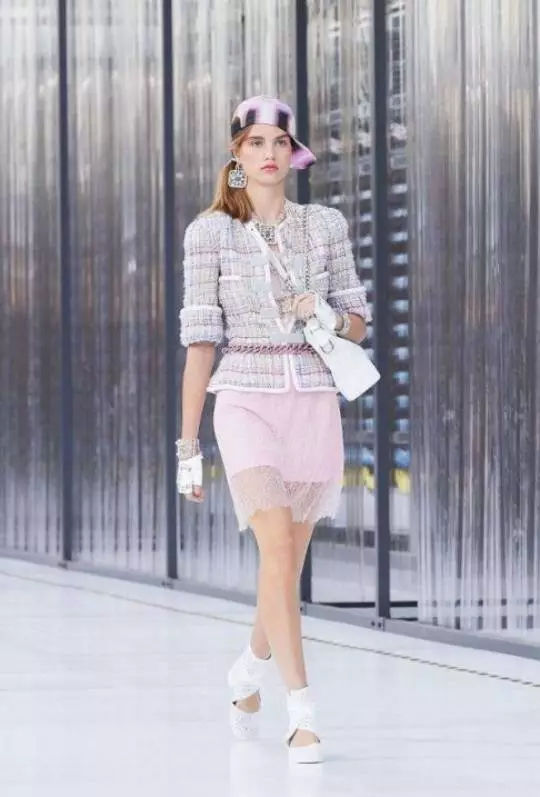 2018香奈儿Chanel Gabrielle流浪包把半个娱乐圈都沦陷了 2018香奈儿Chanel Gabrielle流浪包把半个娱乐圈都沦陷了